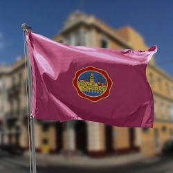 bandera de cordoba rosa con el escudo de cordoba en el centro