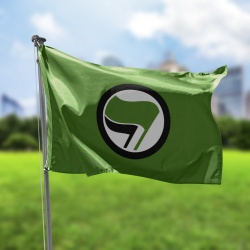 bandera anti especismo verde con el simbolo anti en el centro